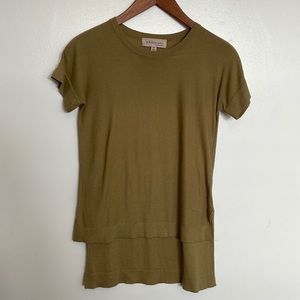 Philosophy Short Sleeve Sweater Top in Olive